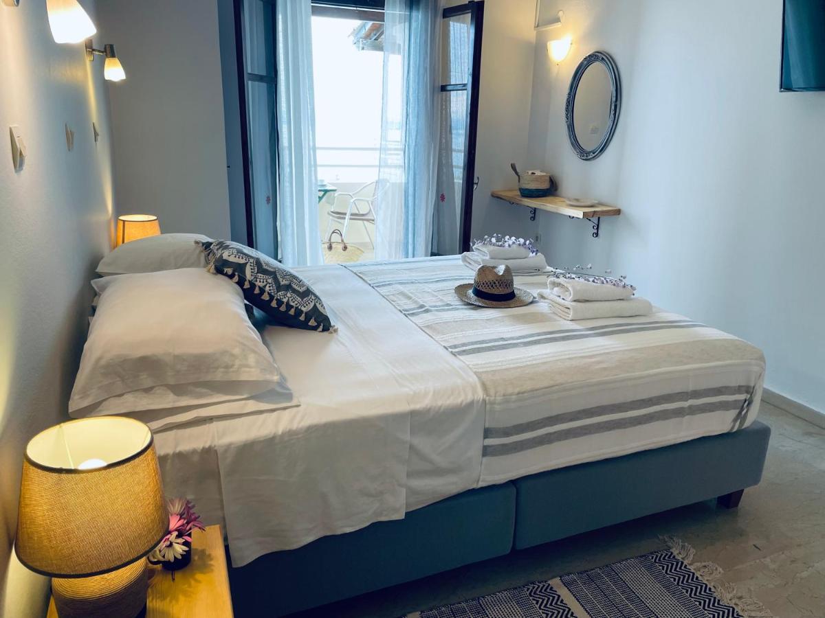 Hotel Odeon B&B Mparmpati Eksteriør billede