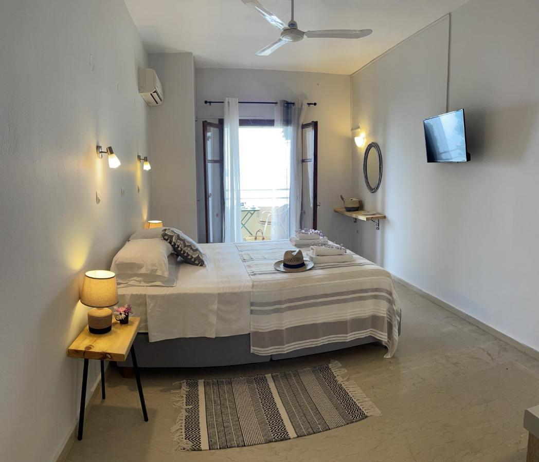 Hotel Odeon B&B Mparmpati Eksteriør billede