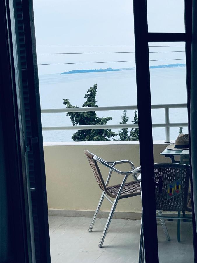 Hotel Odeon B&B Mparmpati Eksteriør billede