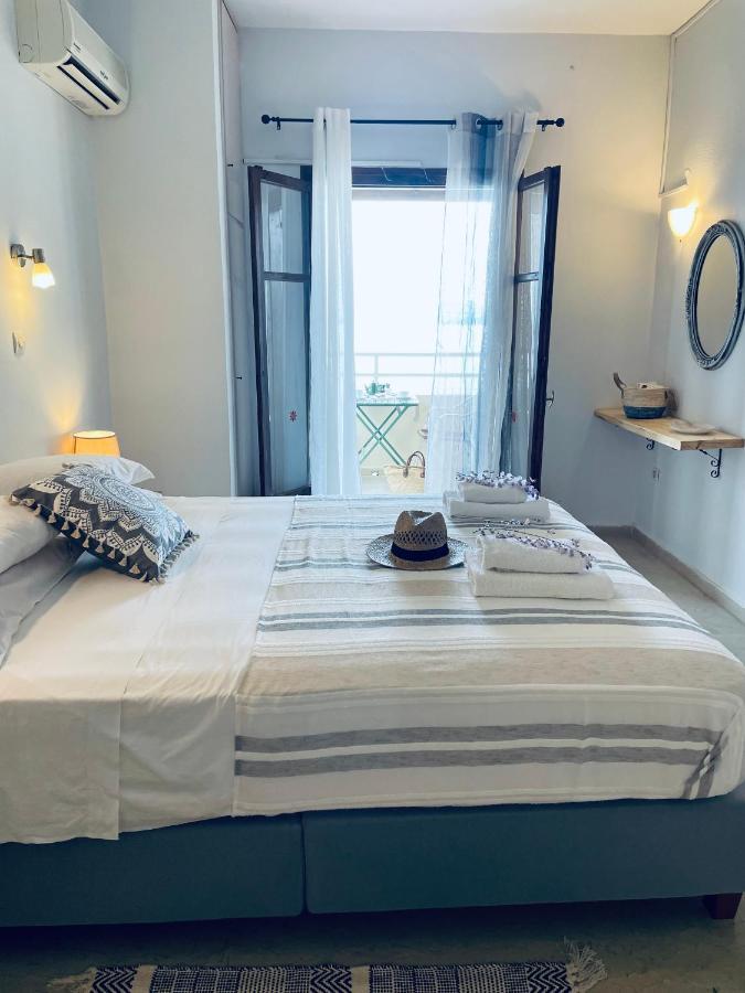 Hotel Odeon B&B Mparmpati Eksteriør billede