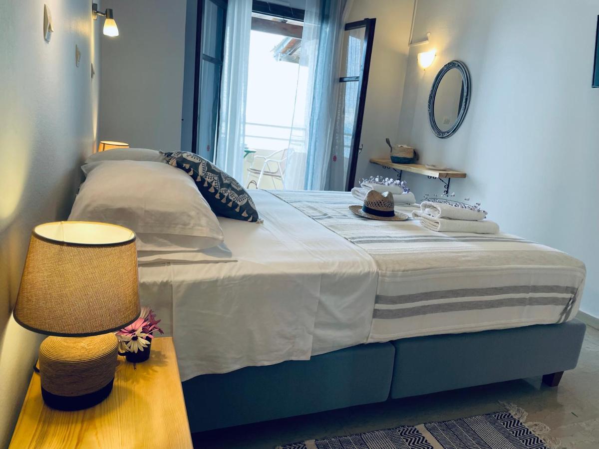 Hotel Odeon B&B Mparmpati Eksteriør billede