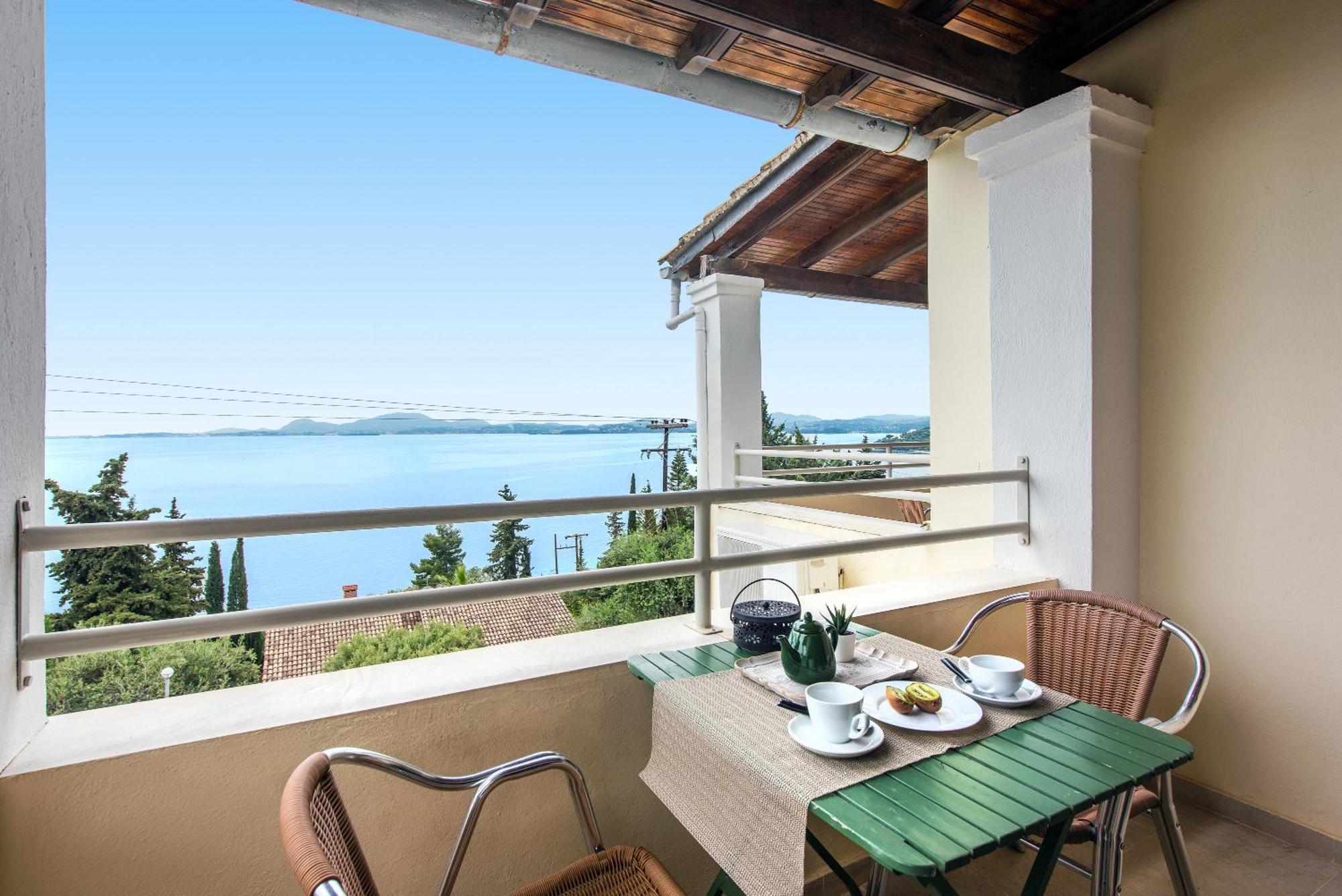 Hotel Odeon B&B Mparmpati Eksteriør billede