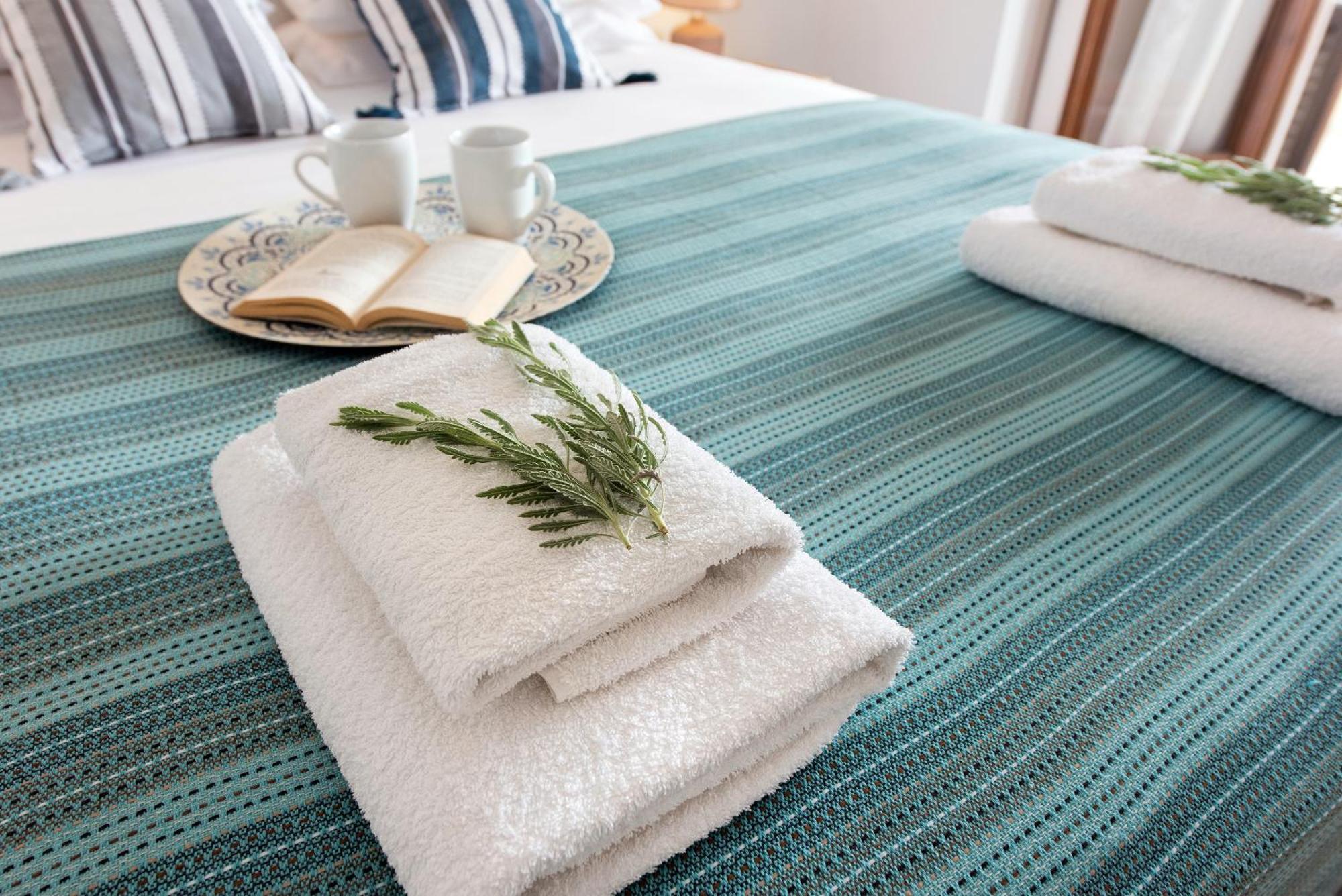 Hotel Odeon B&B Mparmpati Eksteriør billede