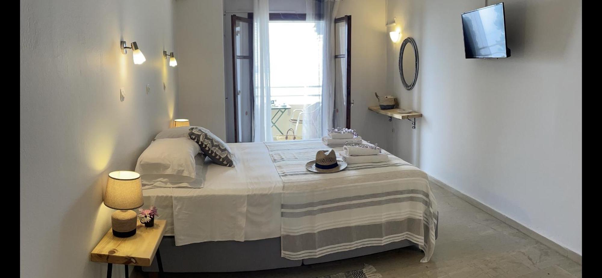 Hotel Odeon B&B Mparmpati Eksteriør billede
