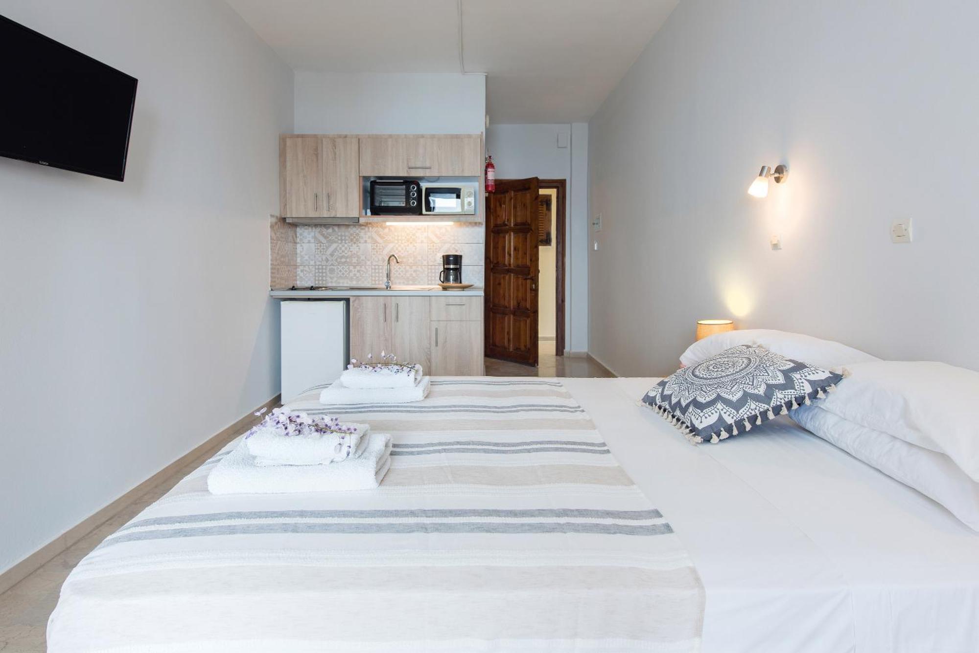 Hotel Odeon B&B Mparmpati Eksteriør billede
