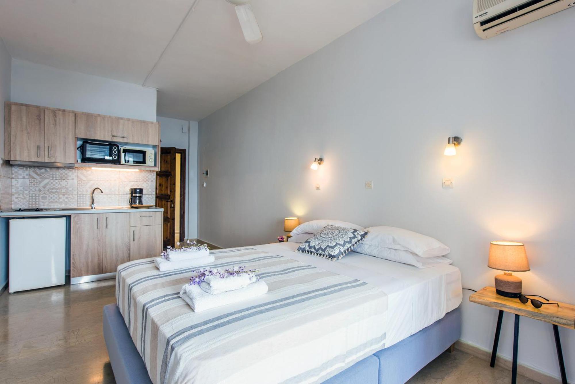 Hotel Odeon B&B Mparmpati Eksteriør billede