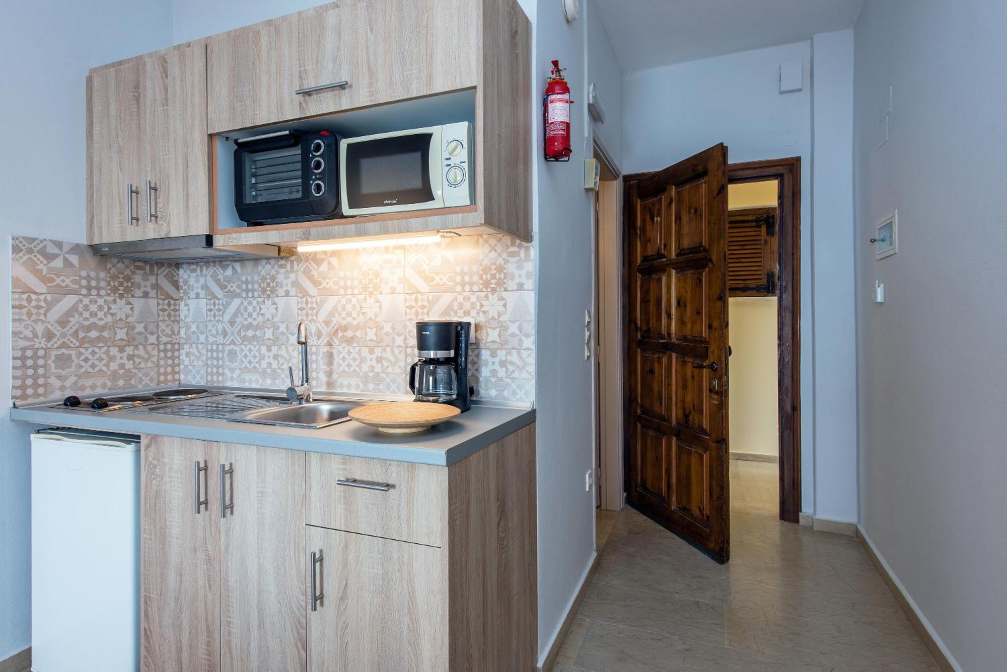 Hotel Odeon B&B Mparmpati Eksteriør billede