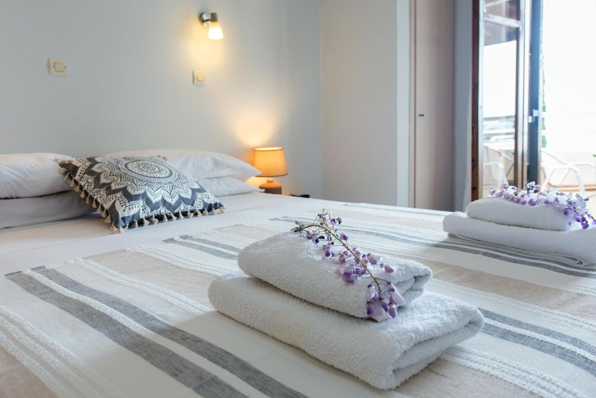 Hotel Odeon B&B Mparmpati Eksteriør billede